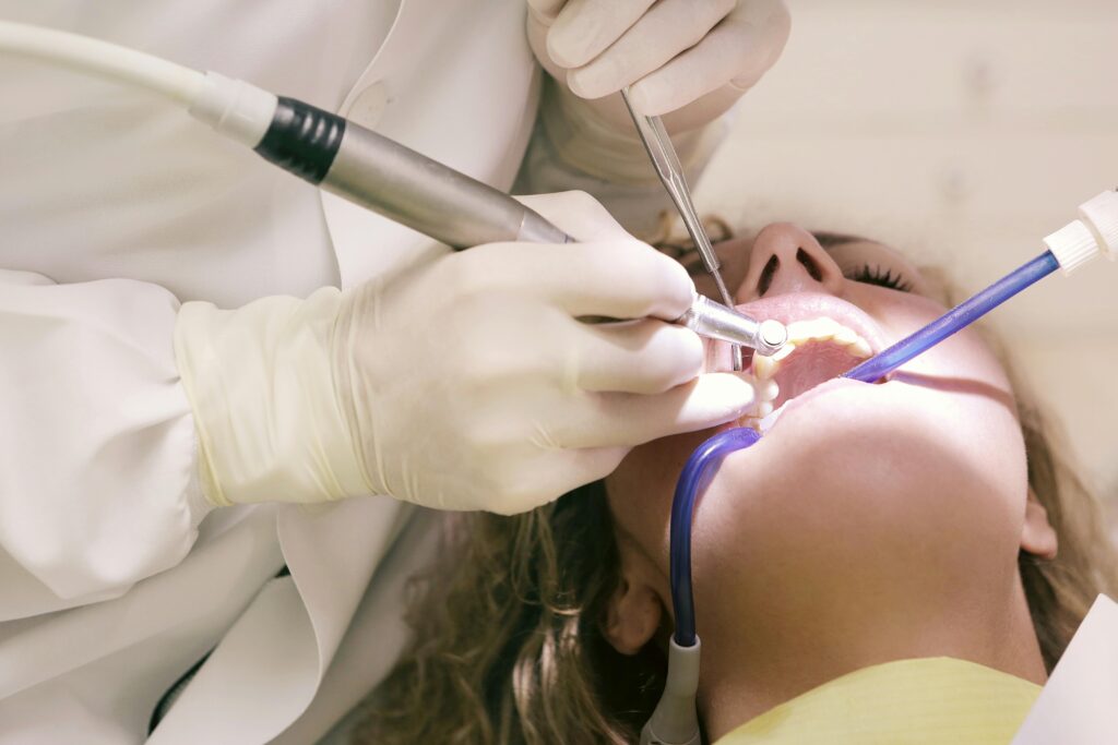 Redovite posjete stomatologu za odrđavanje zdravlja zubi i desni